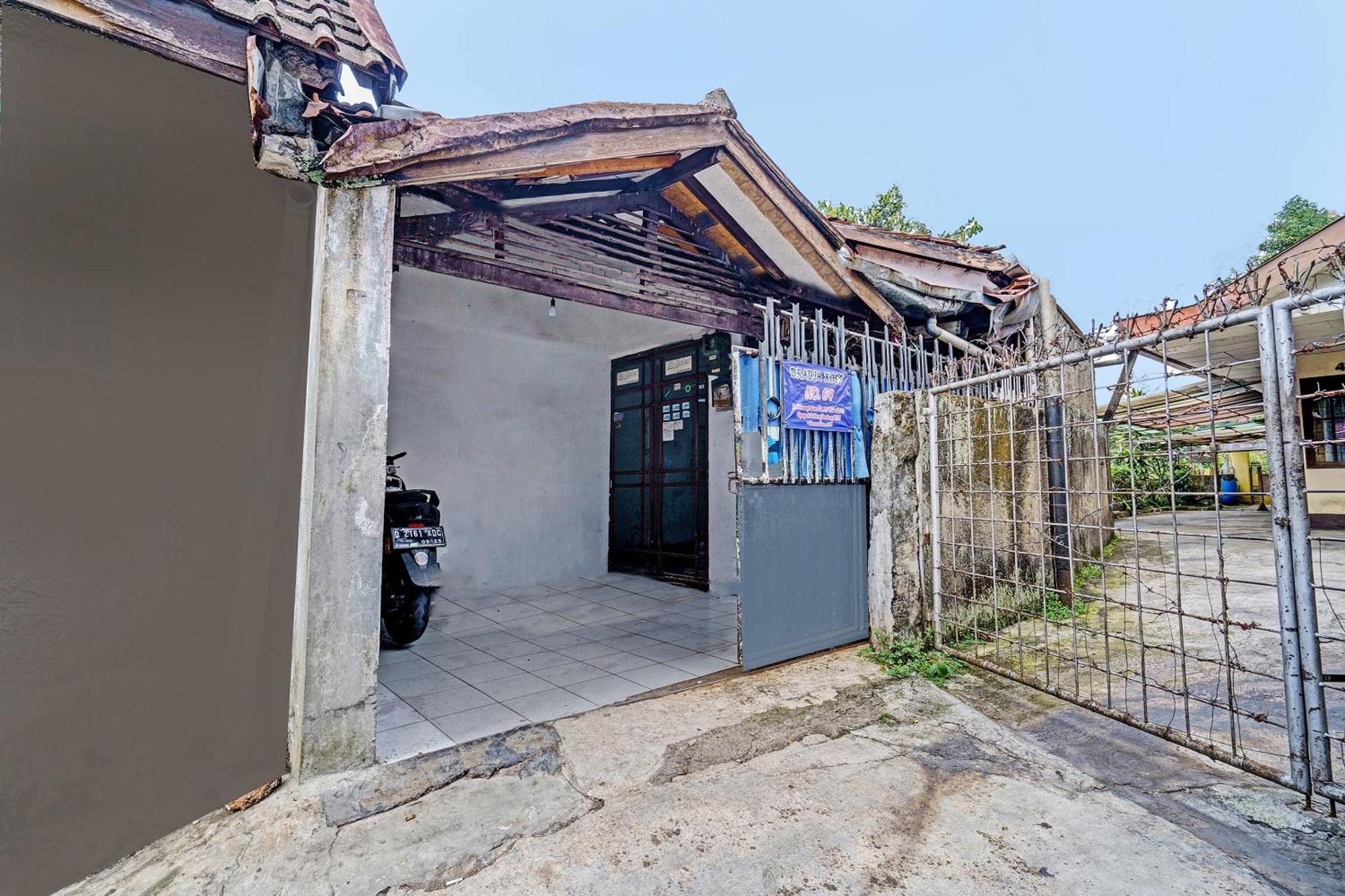Hotel Oyo Life 92709 Kost Teras Cikapundung Syariah Bandung Exteriér fotografie